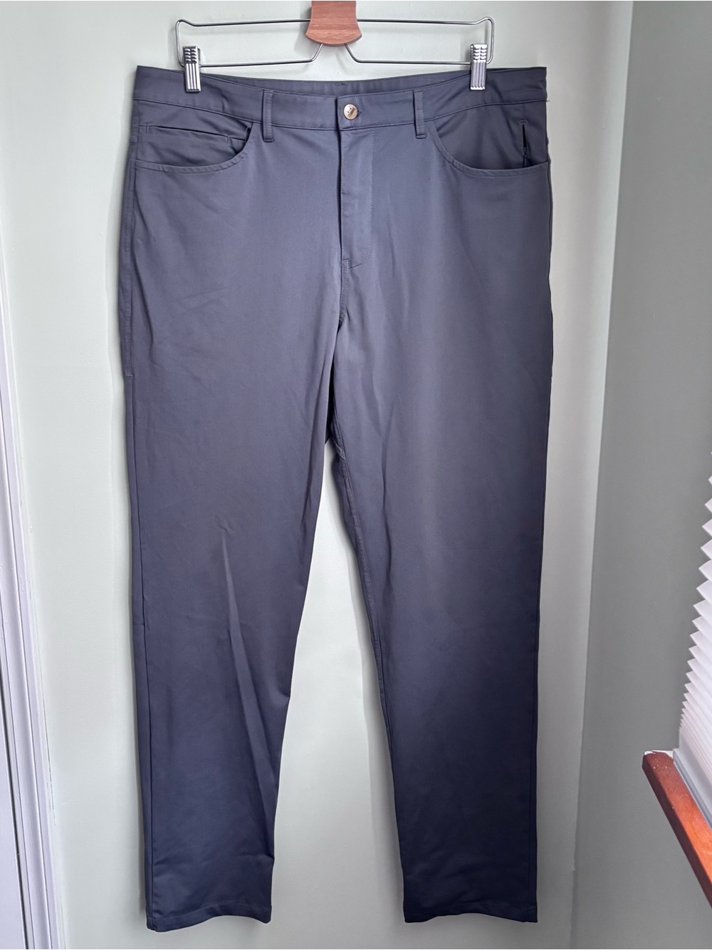 Barbell Straight-Leg Pants in Gray size 38 athletic fit stretch casual travel
